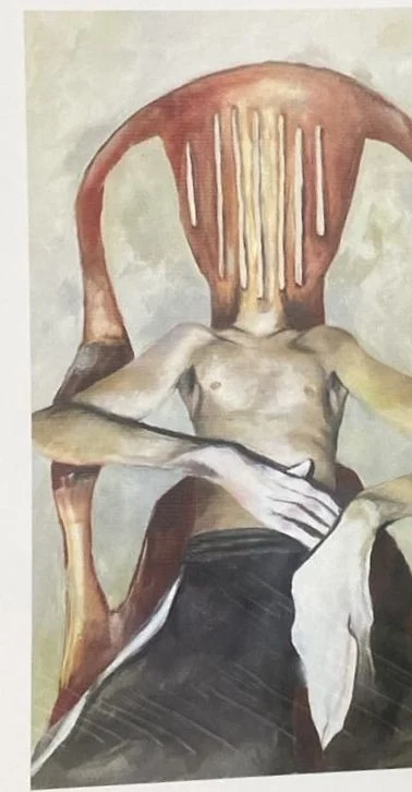 Pintura de una figura sentada en una silla roja, el rostro velado por trazos que escurren